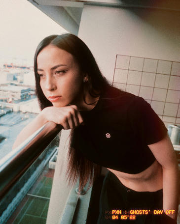 Cropped Tee